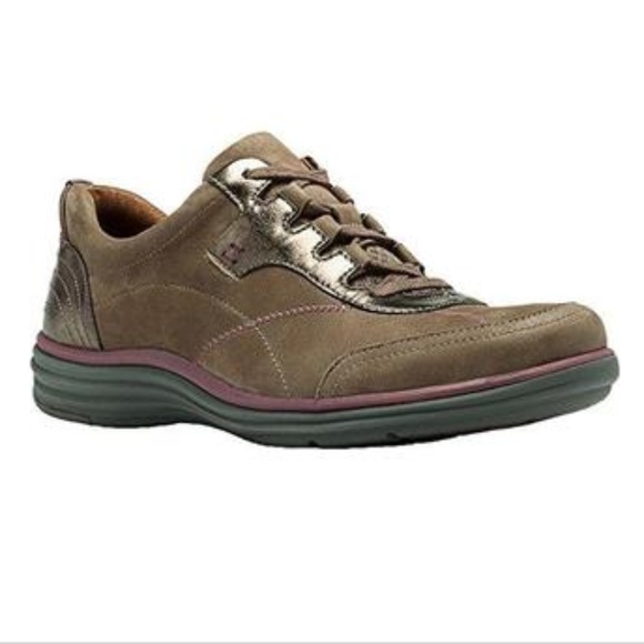 cobb hill by new balance revlite